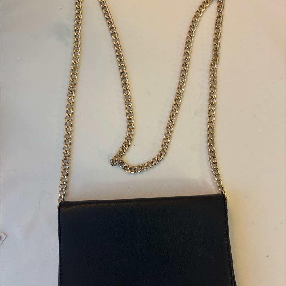 Forever 21 Black Crossbody Bag with Gold Chain - Picture 5 of 6